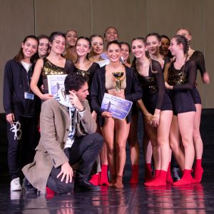 Ballet-dream-school_concorso-ballando-sotto-la-pioggia_sul-palco-con-Tiziano-Casu